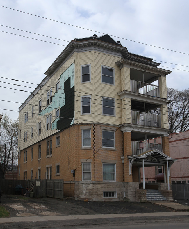 100 Henry St in Binghamton, NY - Foto de edificio - Building Photo