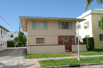 226 Salamanca Ave in Coral Gables, FL - Building Photo - Building Photo