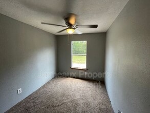 6372 E Myles Ln in Sulphur, LA - Building Photo - Building Photo