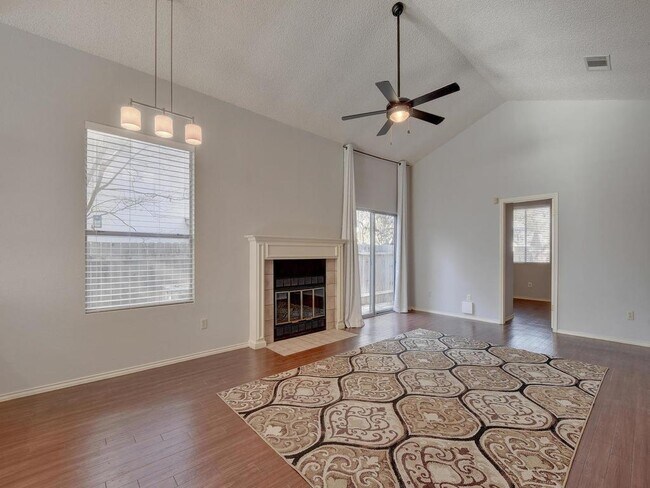 3019 Rochelle Dr in Austin, TX - Building Photo - Building Photo