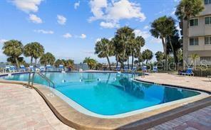 100 Bluff View Dr in Belleair Bluffs, FL - Building Photo - Building Photo
