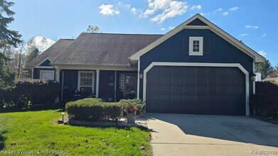 854 Westbrooke Dr in South Lyon, MI - Building Photo - Building Photo