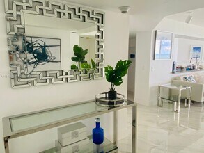 16445 Collins Ave in Sunny Isles Beach, FL - Building Photo - Building Photo