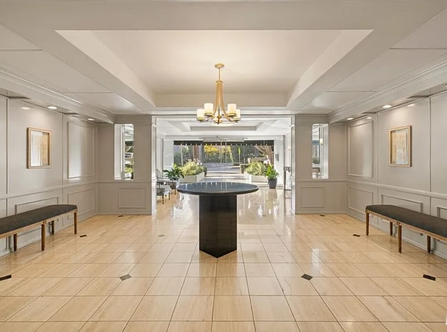 property at 906 N Doheny Dr