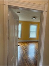32 Dix St, Unit 3 bedroom in Worcester, MA - Building Photo - Building Photo