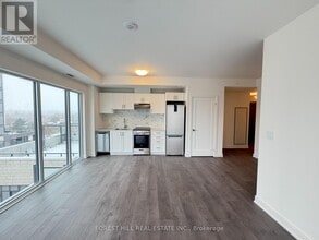 715 Davis Dr in Newmarket, ON - Building Photo - Building Photo