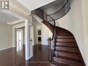95 Hamster Cres in Aurora, ON - Building Photo - Building Photo