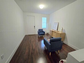 11412 NW 74th Terrace in Medley, FL - Building Photo - Building Photo