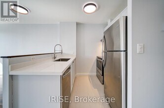 135 Maitland St in Toronto, ON - Building Photo - Building Photo