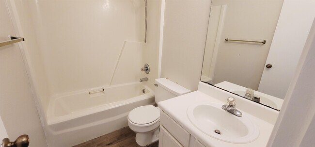 1795 Falconcrest St in Tallahassee, FL - Building Photo - Building Photo