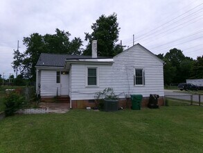 1408 E M.L.K. Jr Dr in High Point, NC - Building Photo - Building Photo