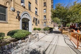 2121 Cedar Ave in Bronx, NY - Building Photo - Building Photo