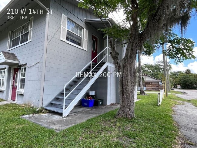 property at 210 W 14th St
