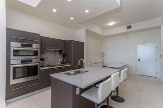 7825 NW 107th Ave, Unit 817 in Doral, FL - Building Photo - Building Photo