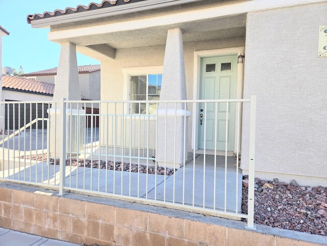 9817 Fountain Walk Ave in Las Vegas, NV - Building Photo - Building Photo