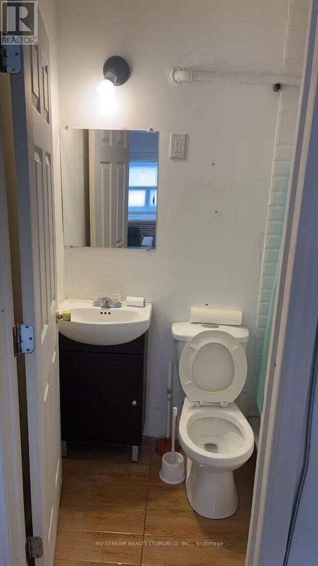 409 Huron St in Toronto, ON - Building Photo - Building Photo