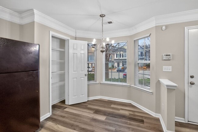 837 Crestwell Cir in Atlanta, GA - Building Photo - Building Photo