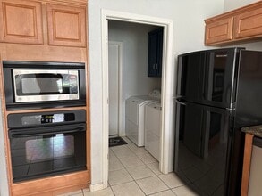 5223 W Lark Ct in Visalia, CA - Building Photo - Building Photo