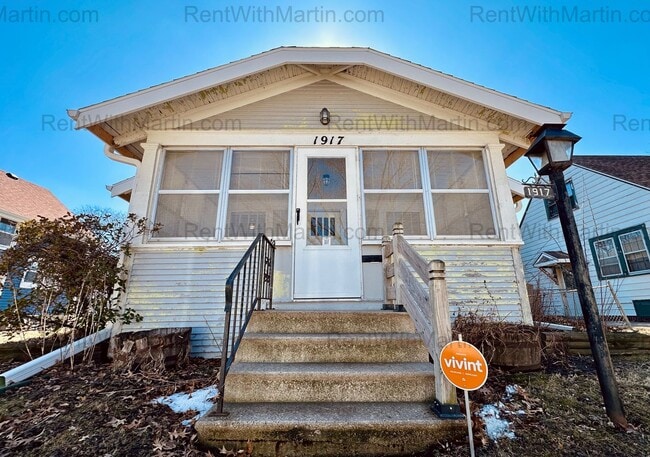 property at 1917 W 3rd St