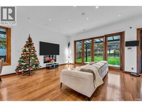 2227 Haywood Ave in West Vancouver, BC - Building Photo - Building Photo
