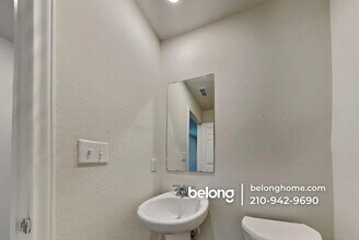 13725 Crossbow Rdg in San Antonio, TX - Building Photo - Building Photo