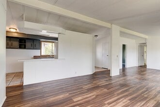 3220 Snowflake Rd in Oak Harbor, WA - Building Photo - Building Photo