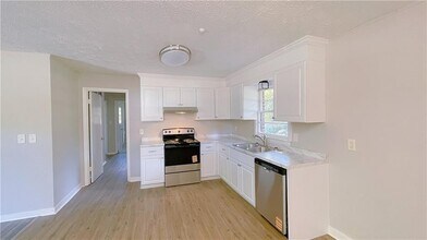 122 Barnesville Rd in Griffin, GA - Building Photo - Building Photo