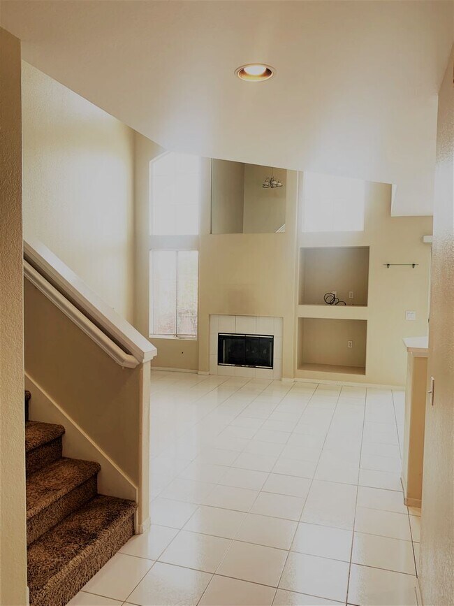 1215 Natoma Way in Oceanside, CA - Building Photo - Building Photo
