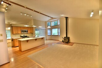 21710 NE 156th St in Woodinville, WA - Building Photo - Building Photo