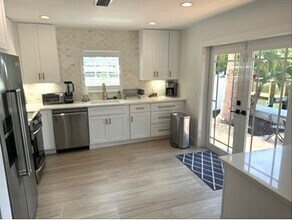 802 Andrews Ave in Delray Beach, FL - Building Photo - Building Photo