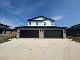 623 Cosmos St in Centerton, AR - Building Photo