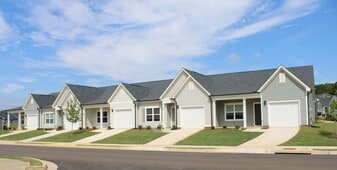 Cottages at Dawsonville in Dawsonville, GA - Building Photo