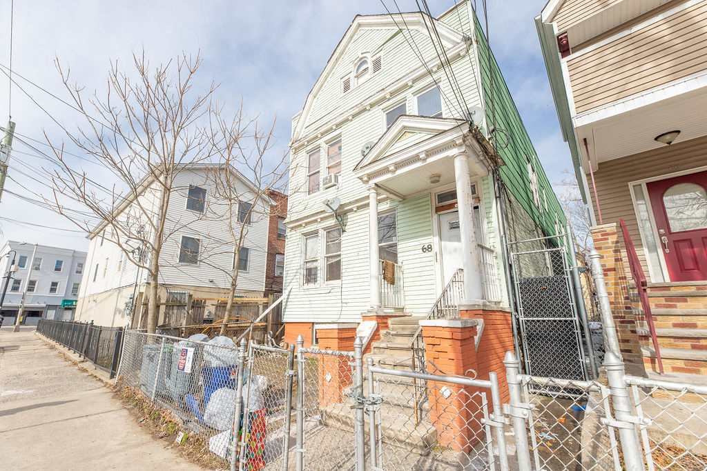 68 Stegman St in Jersey City, NJ - Building Photo