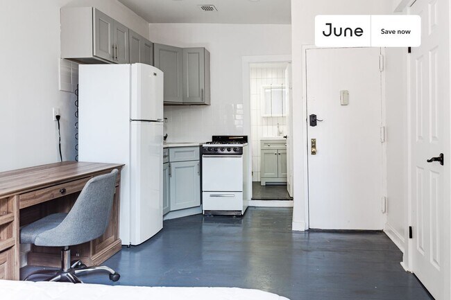 324 1/2 East 8 Street in New York, NY - Foto de edificio - Building Photo