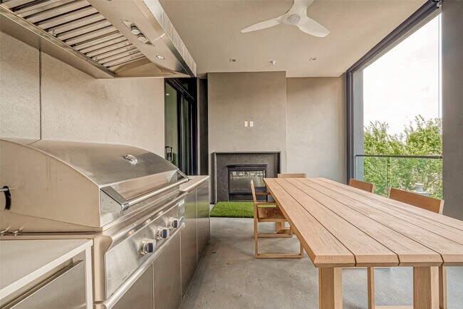 2710 Steel St in Houston, TX - Building Photo - Building Photo