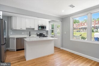 3551 Shannon Dr in Baltimore, MD - Building Photo - Building Photo