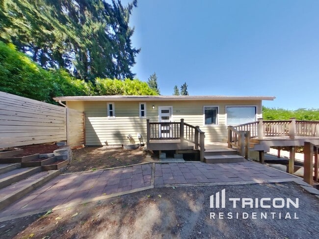 property at 5555 Madrona Ave NE