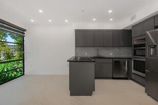 17620 Atlantic Blvd in Sunny Isles Beach, FL - Building Photo