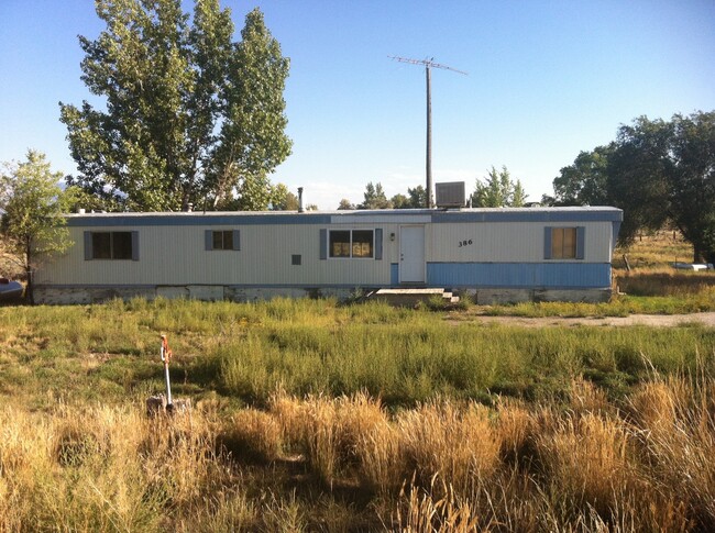 386 Smokey Dr in Spring Creek, NV - Building Photo - Building Photo