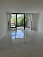 16300 Golf Club Rd in Weston, FL - Building Photo - Building Photo