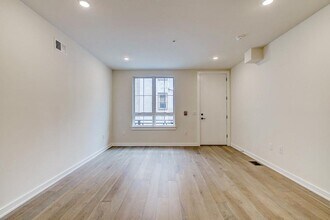 728 S 10th St in Philadelphia, PA - Building Photo - Building Photo