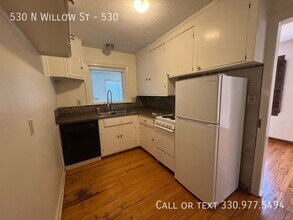 530 N Willow St in Kent, OH - Foto de edificio - Building Photo