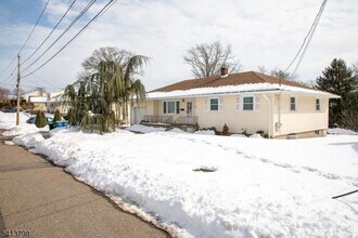 711 Brooklyn Ave in Raritan, NJ - Building Photo - Building Photo