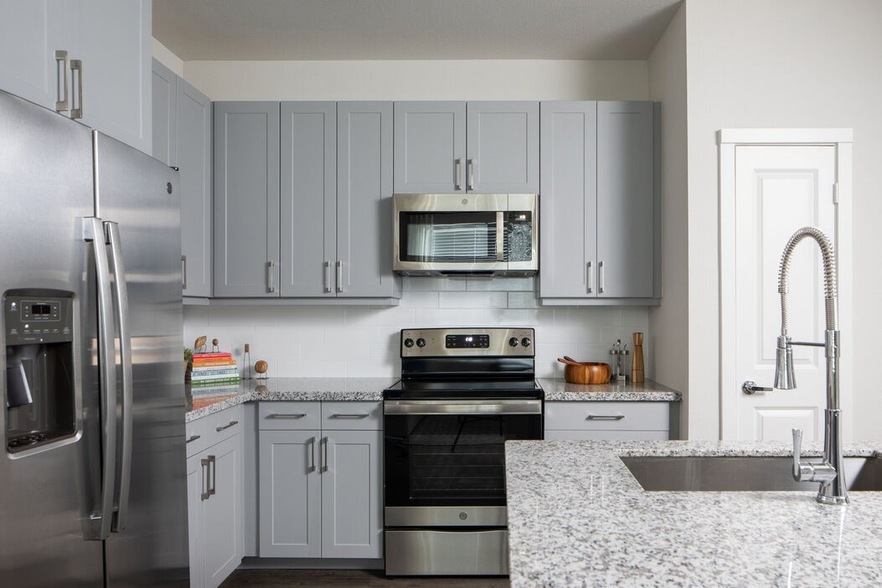 1148 Silber Rd, Unit 2317 in Houston, TX - Building Photo