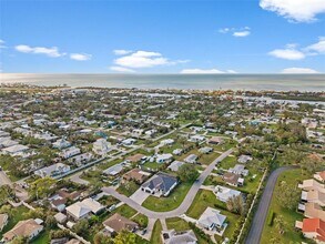 507 Acacia Ln in Nokomis, FL - Foto de edificio - Building Photo