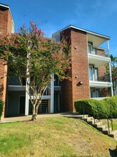 Pleasant Woods in Little Rock, AR - Foto de edificio - Building Photo