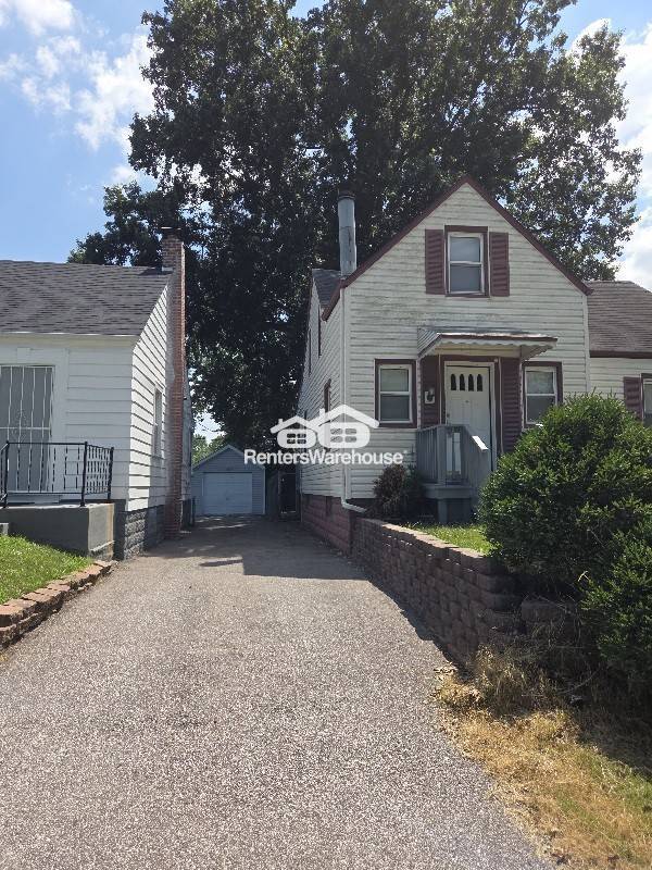 property at 1010 Lakeview Ave