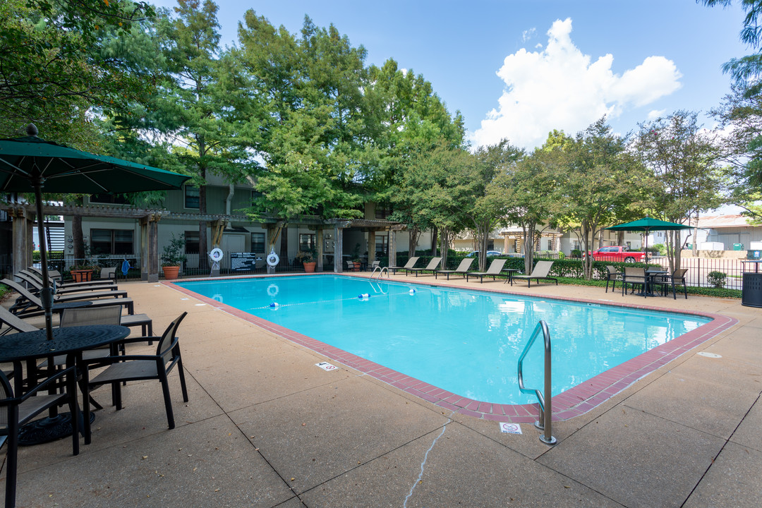 NORTHGATE SQUARE APARTMENTS in Bossier City, LA - Building Photo