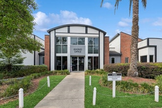 The Social 2700 in Tallahassee, FL - Building Photo - Building Photo