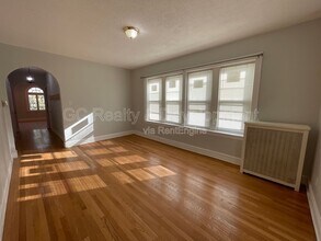 7512 N Claremont Ave in Chicago, IL - Building Photo - Building Photo